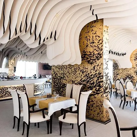 White Tower 607 * Mamaia
